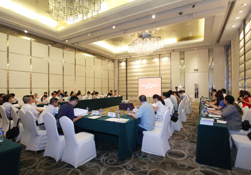 入圍服裝關(guān)聯(lián)產(chǎn)業(yè)創(chuàng)新項目 百聯(lián)裁片編號機(jī)上海推介